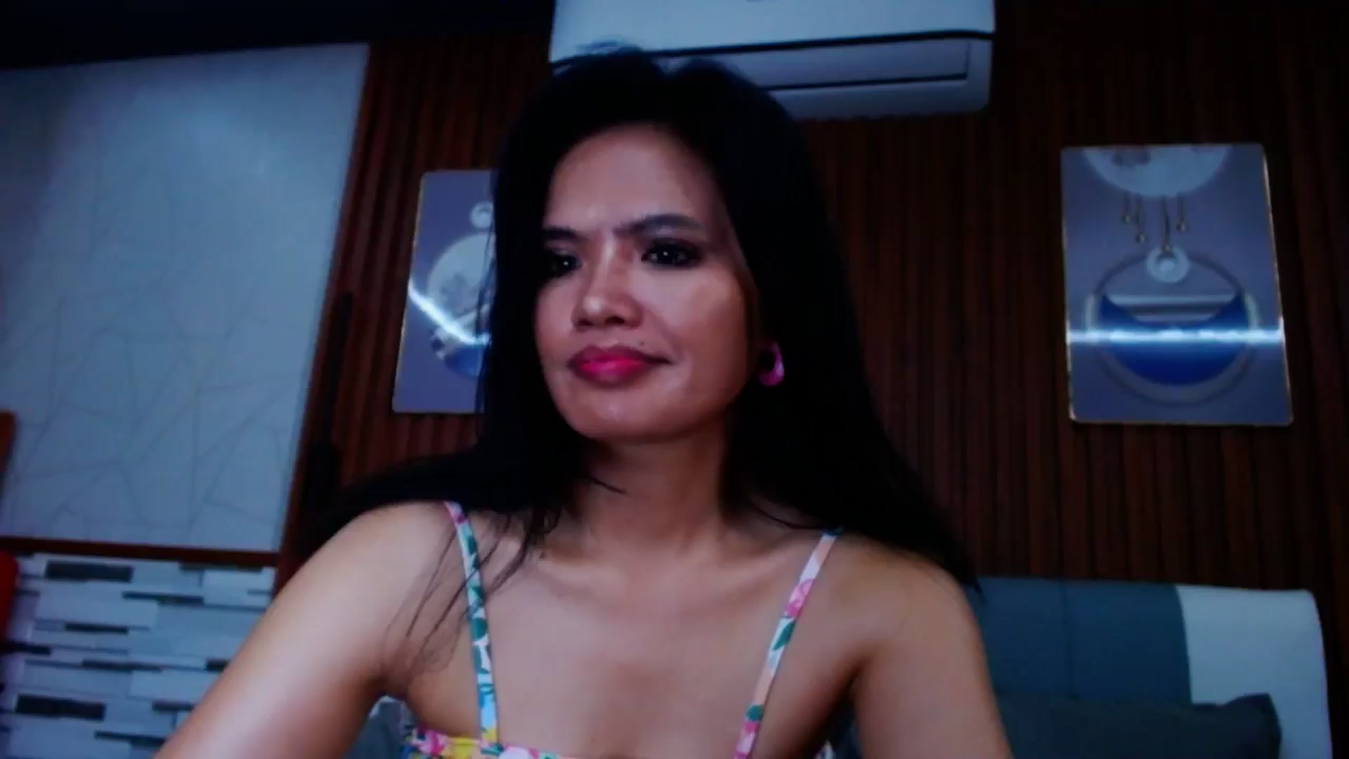 Gallery image thumbnail from SweetOne_4u's myfreecams stream on, 07/12/2024, 22:26 image 14 of 20