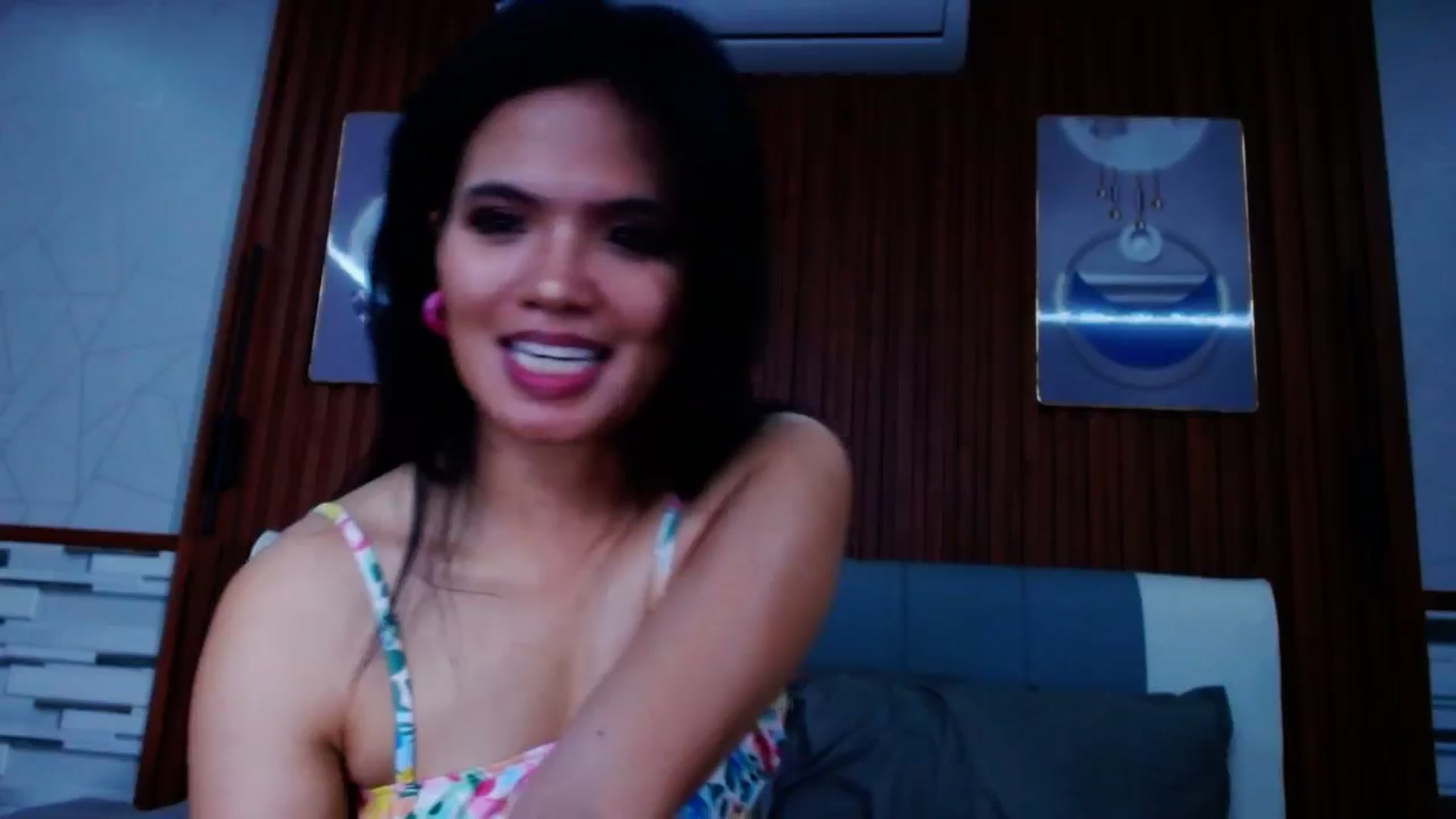 Gallery image thumbnail from SweetOne_4u's myfreecams stream on, 07/13/2024, 24:07 image 12 of 20