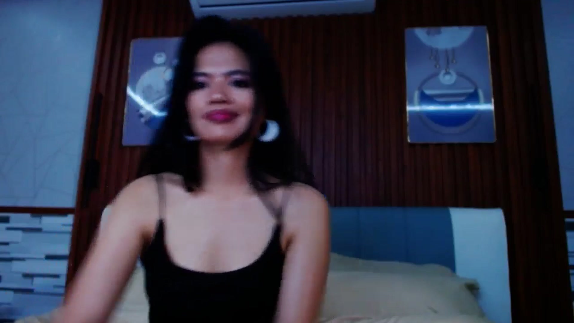 Gallery image thumbnail from SweetOne_4u's myfreecams stream on, 07/14/2024, 23:12 image 14 of 20