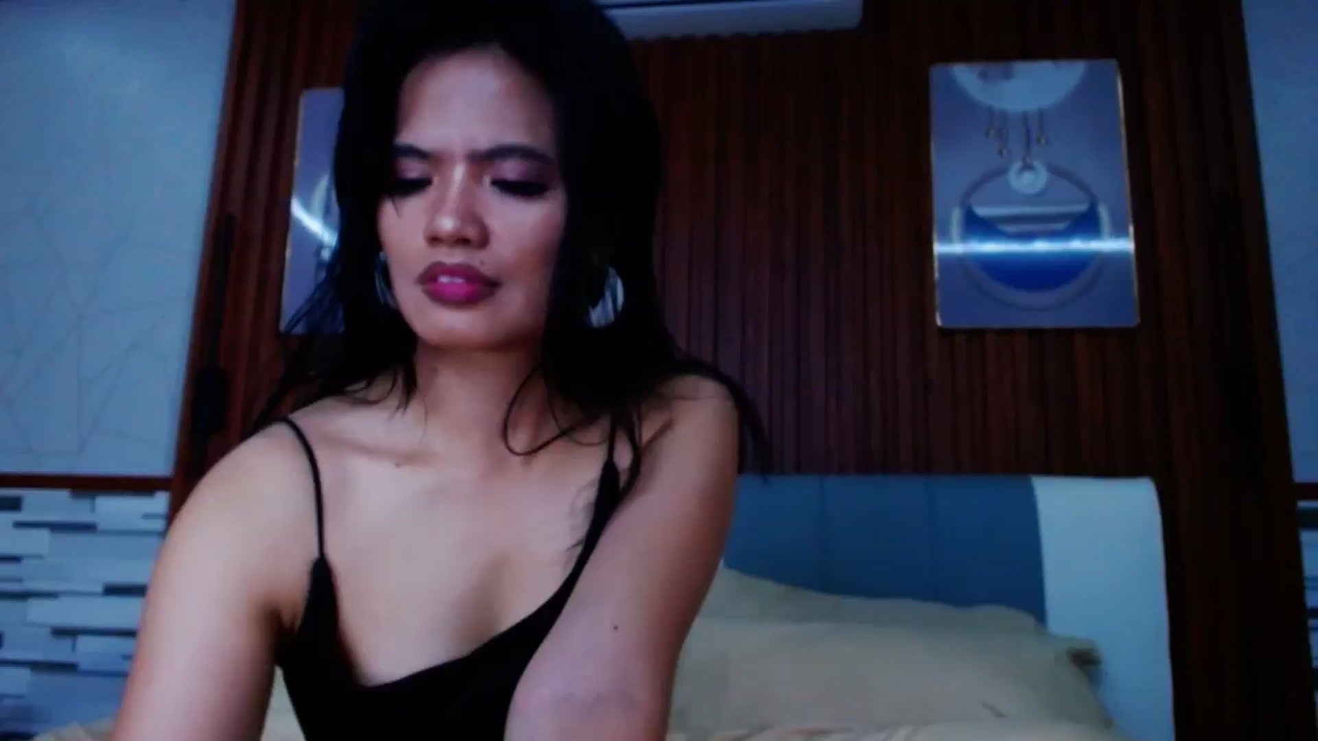 Gallery image thumbnail from SweetOne_4u's myfreecams stream on, 07/14/2024, 23:12 image 15 of 20
