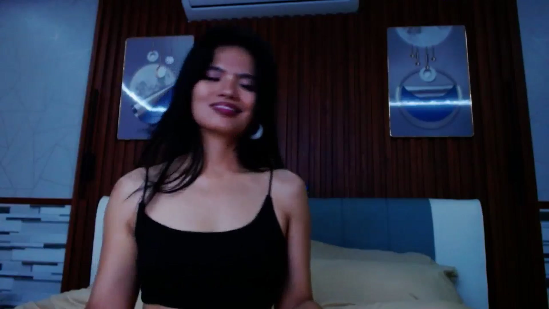 Gallery image thumbnail from SweetOne_4u's myfreecams stream on, 07/14/2024, 23:12 image 8 of 20