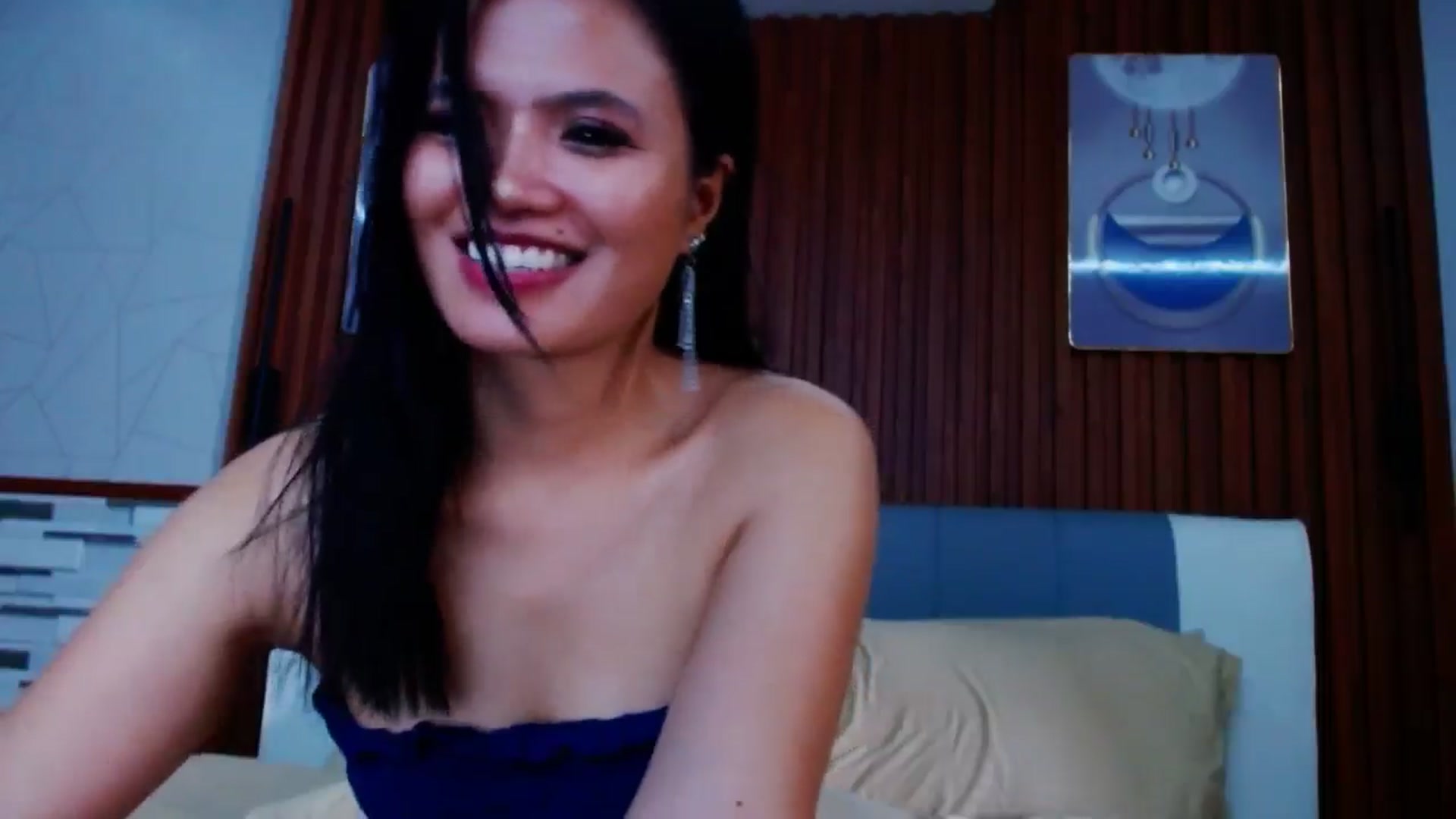 Gallery image thumbnail from SweetOne_4u's myfreecams stream on, 07/21/2024, 24:13 image 18 of 20