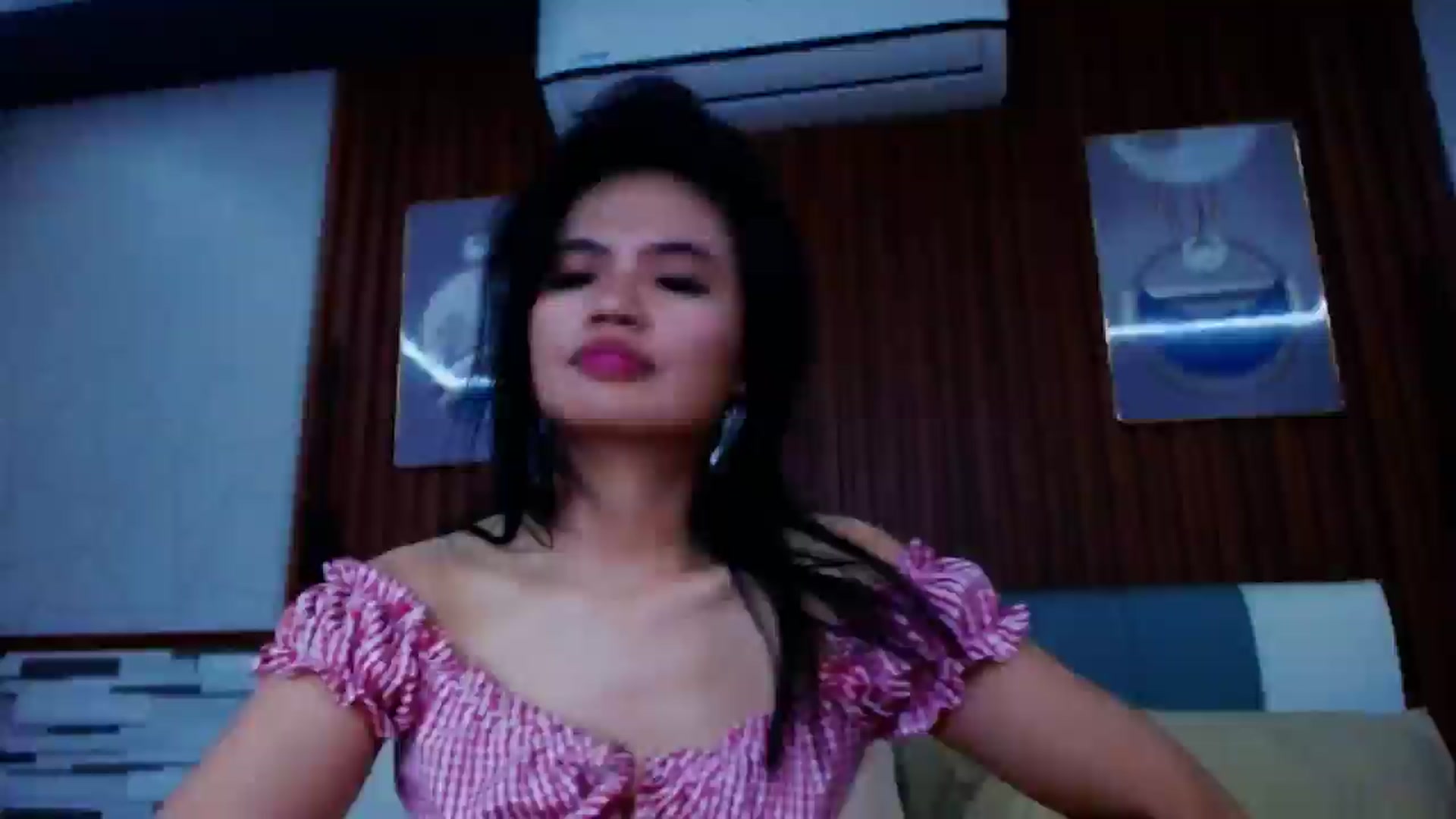 Gallery image thumbnail from SweetOne_4u's myfreecams stream on, 07/22/2024, 23:24 image 13 of 20