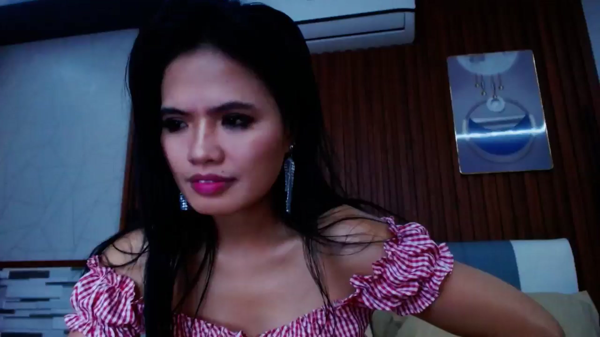 Gallery image thumbnail from SweetOne_4u's myfreecams stream on, 07/22/2024, 23:24 image 10 of 20