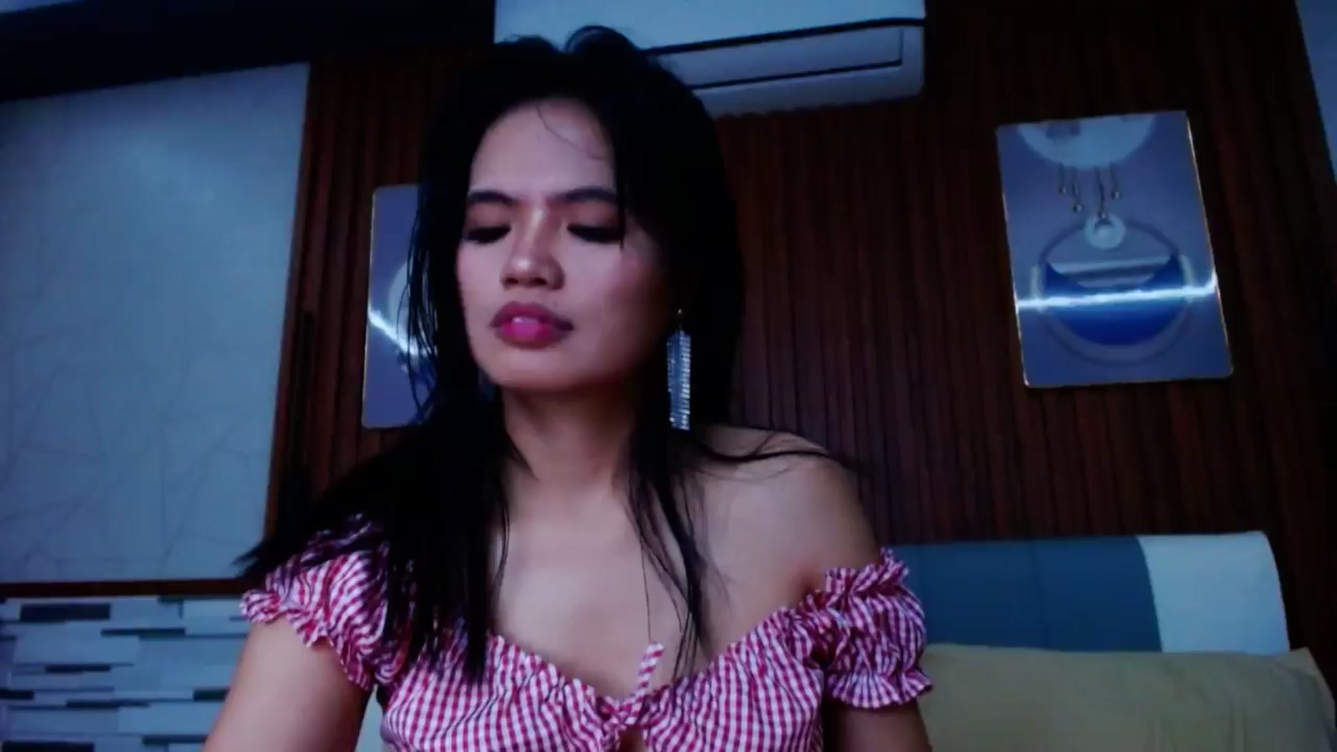 Gallery image thumbnail from SweetOne_4u's myfreecams stream on, 07/22/2024, 23:24 image 1 of 20