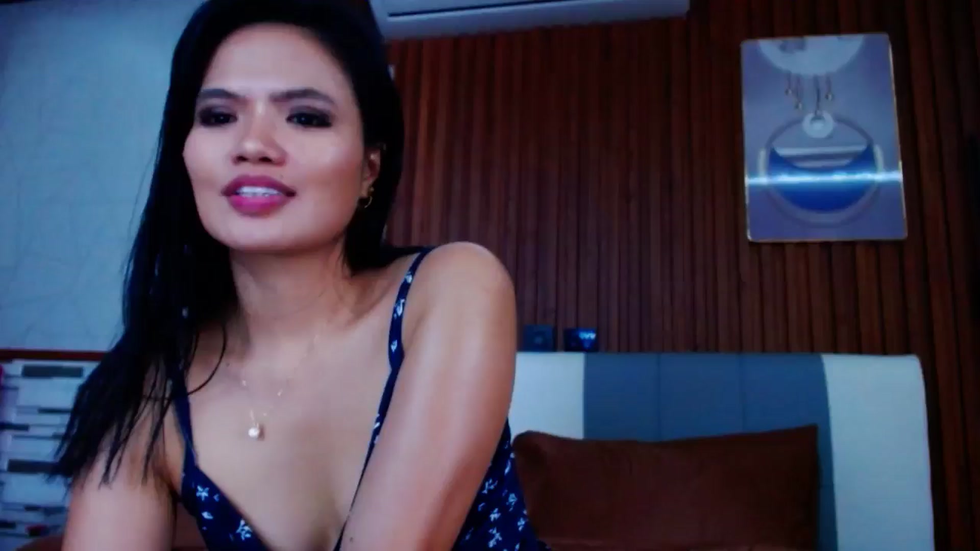 Gallery image thumbnail from SweetOne_4u's myfreecams stream on, 07/28/2024, 01:54 image 17 of 20