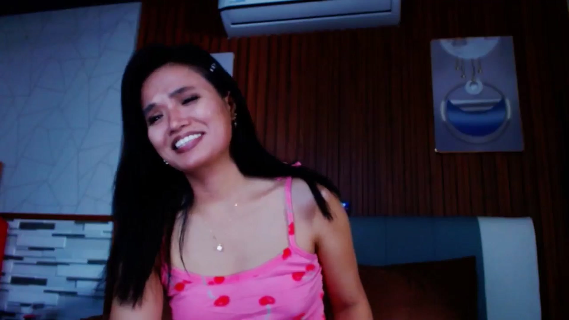 Gallery image thumbnail from SweetOne_4u's myfreecams stream on, 07/29/2024, 23:46 image 15 of 20
