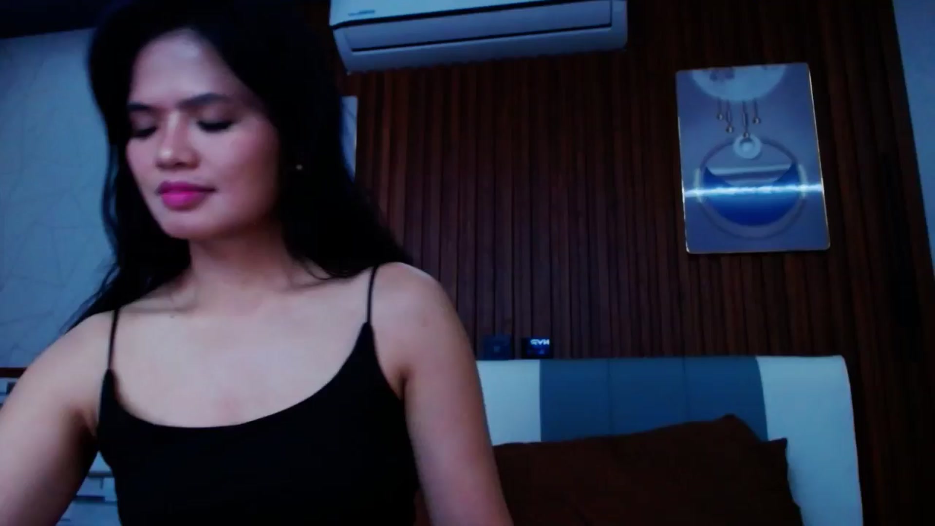 Gallery image thumbnail from SweetOne_4u's myfreecams stream on, 08/02/2024, 01:15 image 1 of 20