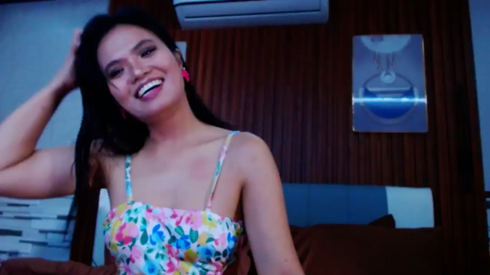 Gallery image thumbnail from SweetOne_4u's myfreecams stream on, 08/02/2024, 23:55 image 4 of 20