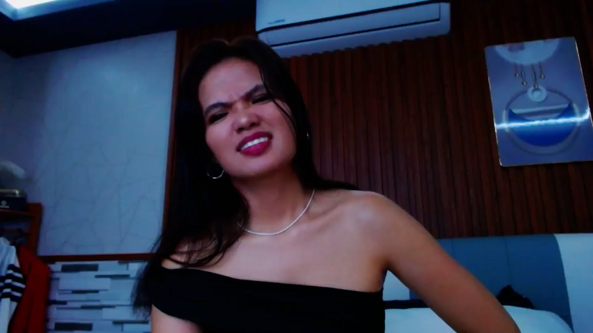 Gallery image thumbnail from SweetOne_4u's myfreecams stream on, 08/14/2024, 22:47 image 4 of 20