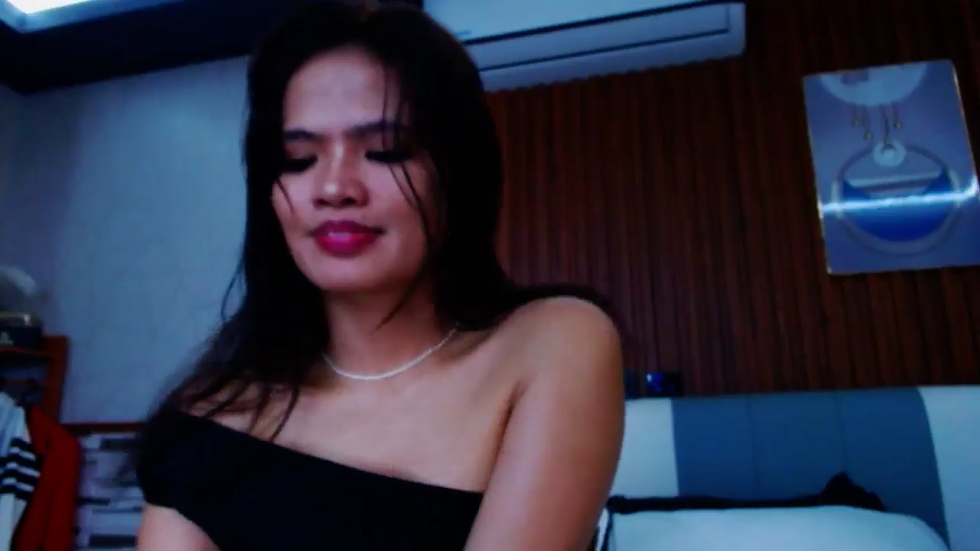 Gallery image thumbnail from SweetOne_4u's myfreecams stream on, 08/14/2024, 22:47 image 8 of 20