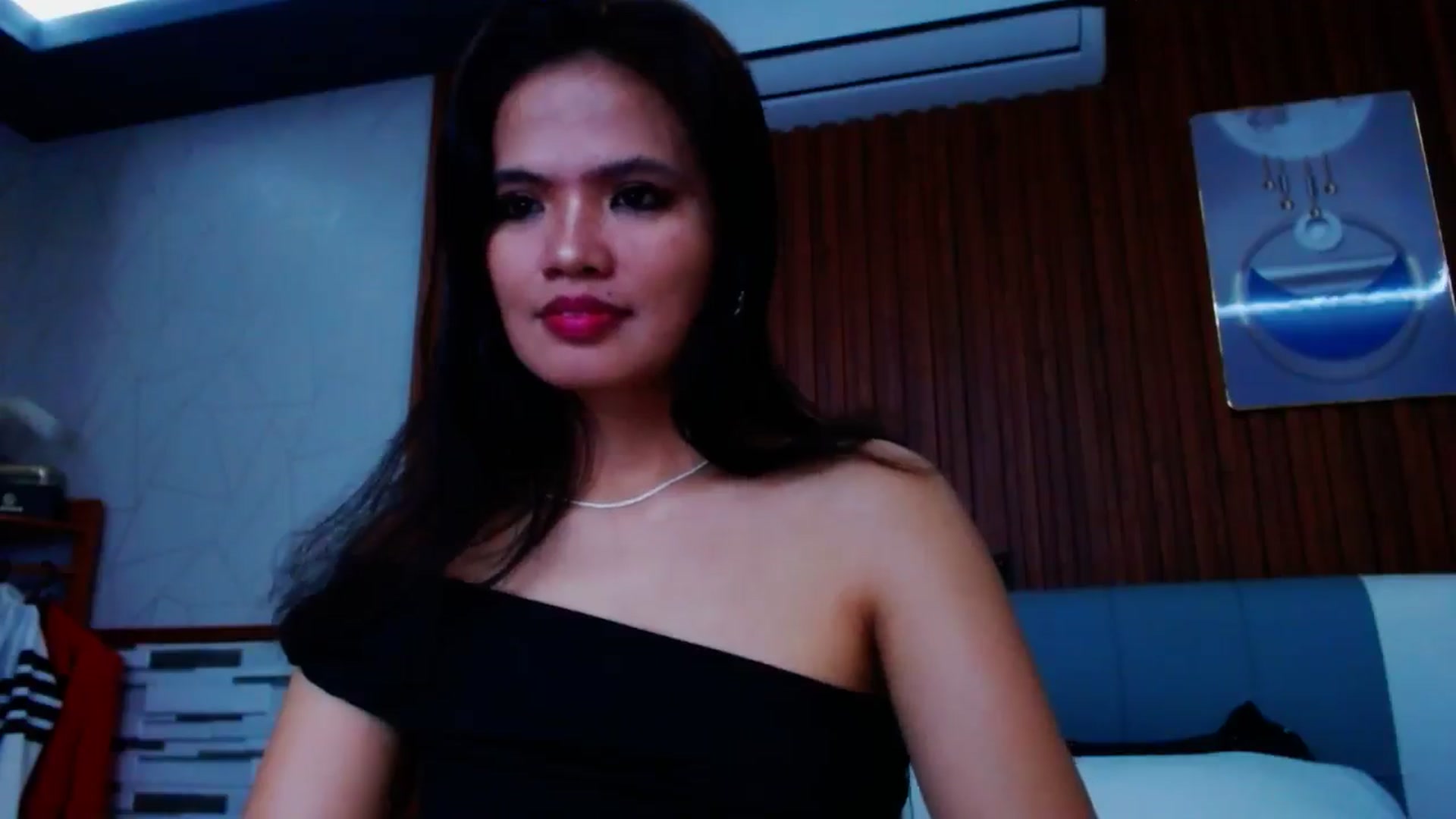 Gallery image thumbnail from SweetOne_4u's myfreecams stream on, 08/14/2024, 22:47 image 2 of 20