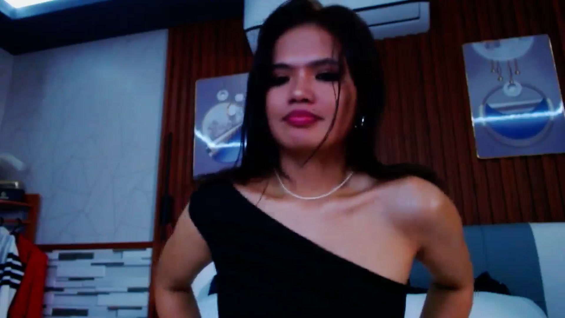 Gallery image thumbnail from SweetOne_4u's myfreecams stream on, 08/14/2024, 23:37 image 8 of 20