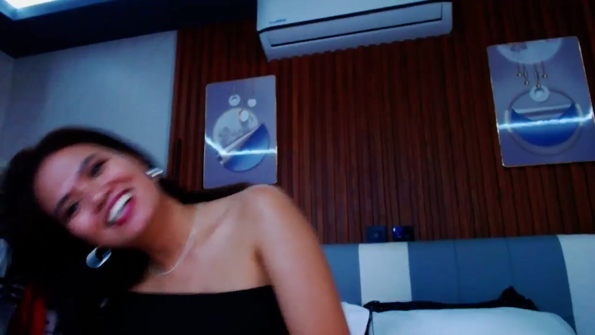Gallery image thumbnail from SweetOne_4u's myfreecams stream on, 08/14/2024, 23:37 image 5 of 20
