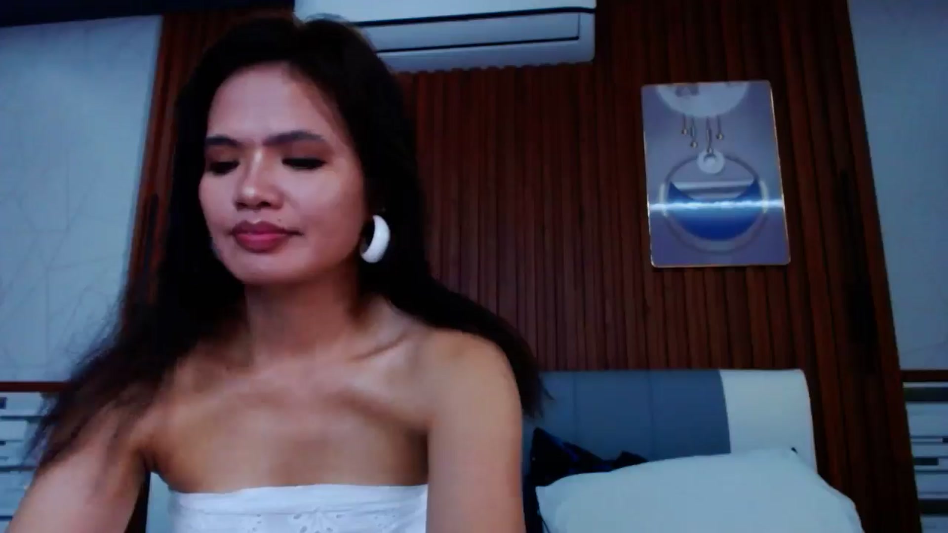 Gallery image thumbnail from SweetOne_4u's myfreecams stream on, 08/20/2024, 23:18 image 2 of 20