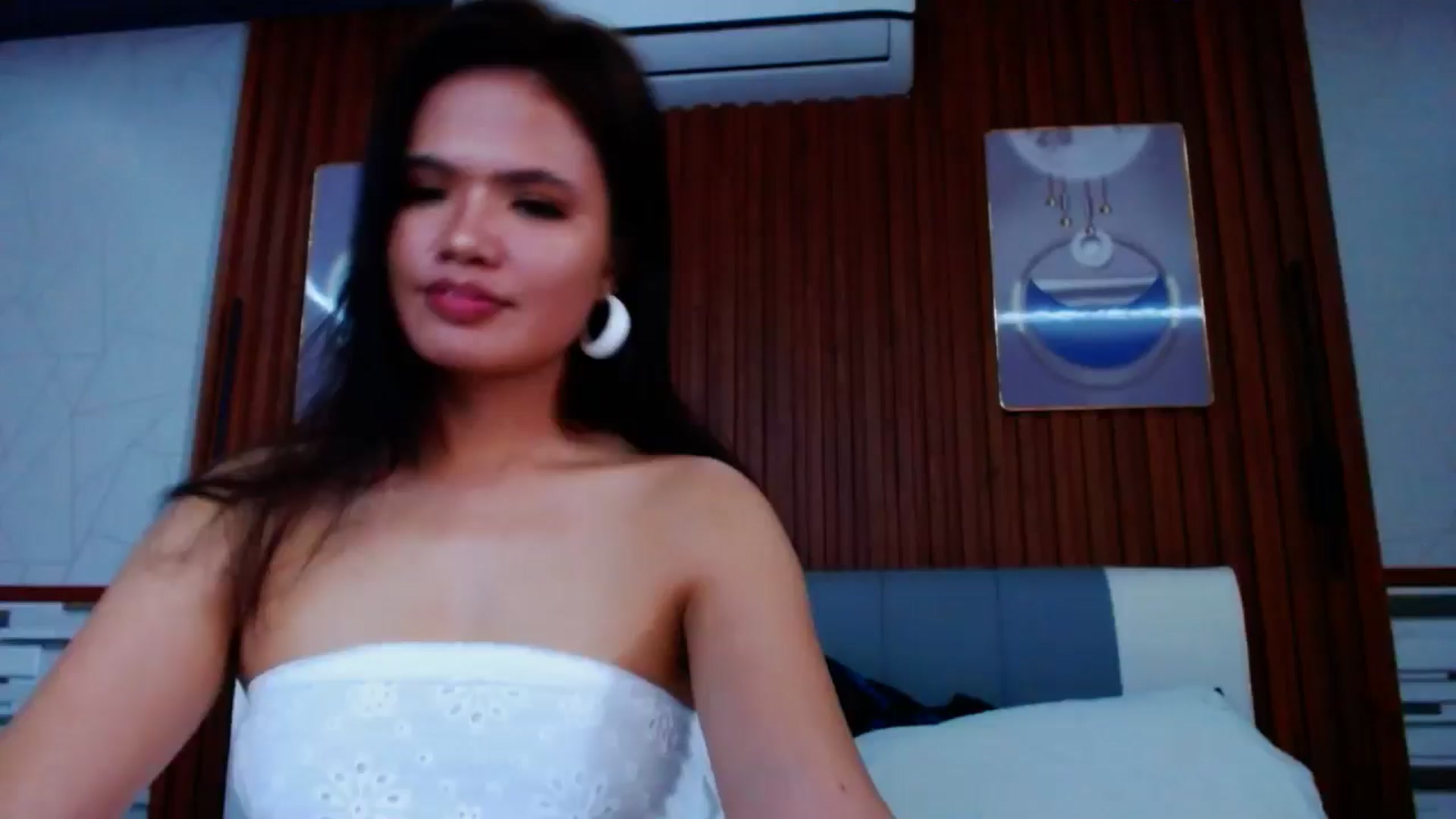 Gallery image thumbnail from SweetOne_4u's myfreecams stream on, 08/20/2024, 23:18 image 13 of 20