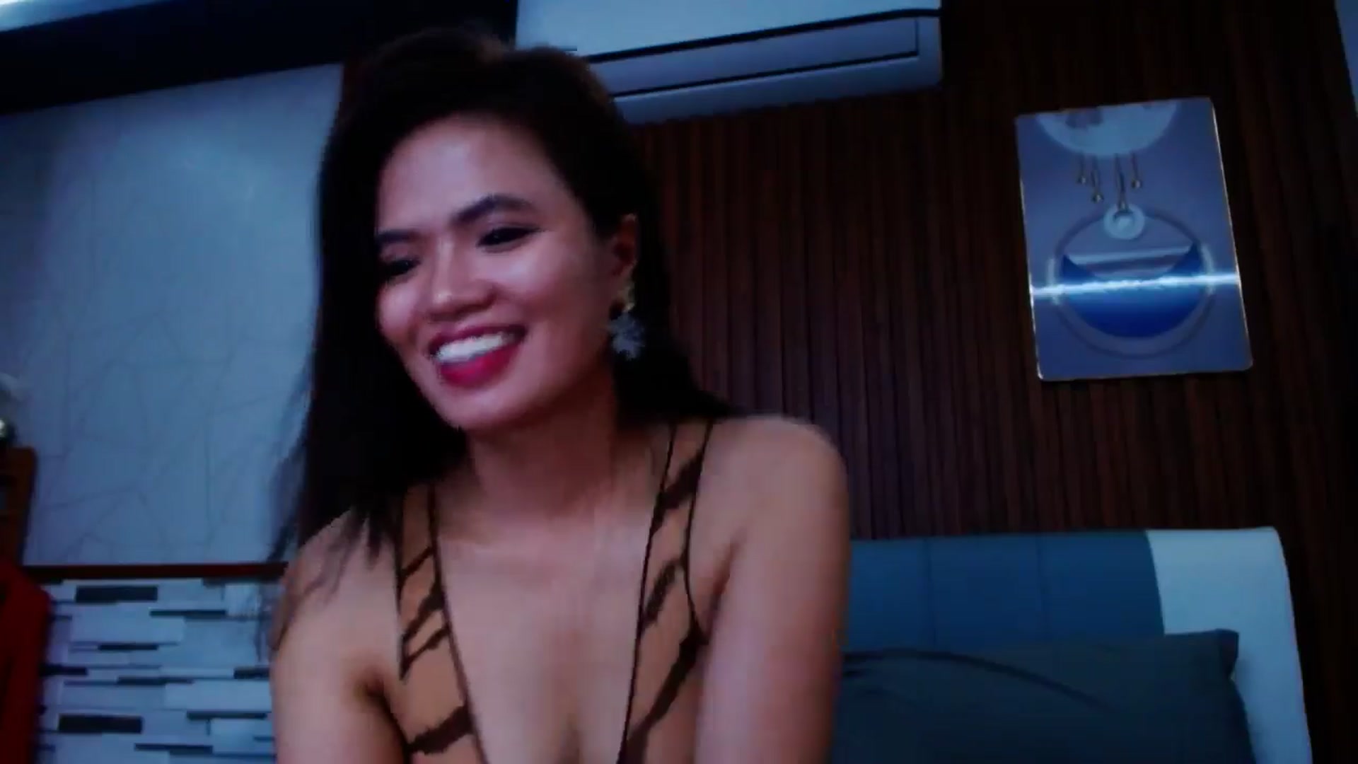 Gallery image thumbnail from SweetOne_4u's myfreecams stream on, 08/24/2024, 22:29 image 10 of 20