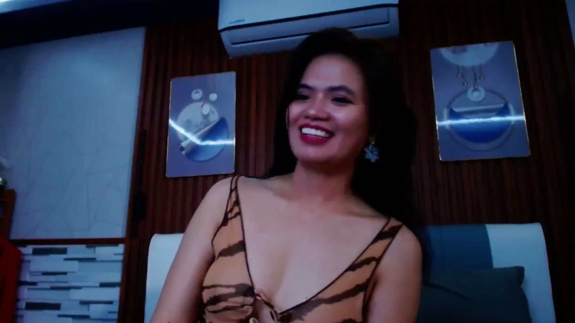 Gallery image thumbnail from SweetOne_4u's myfreecams stream on, 08/24/2024, 22:29 image 16 of 20