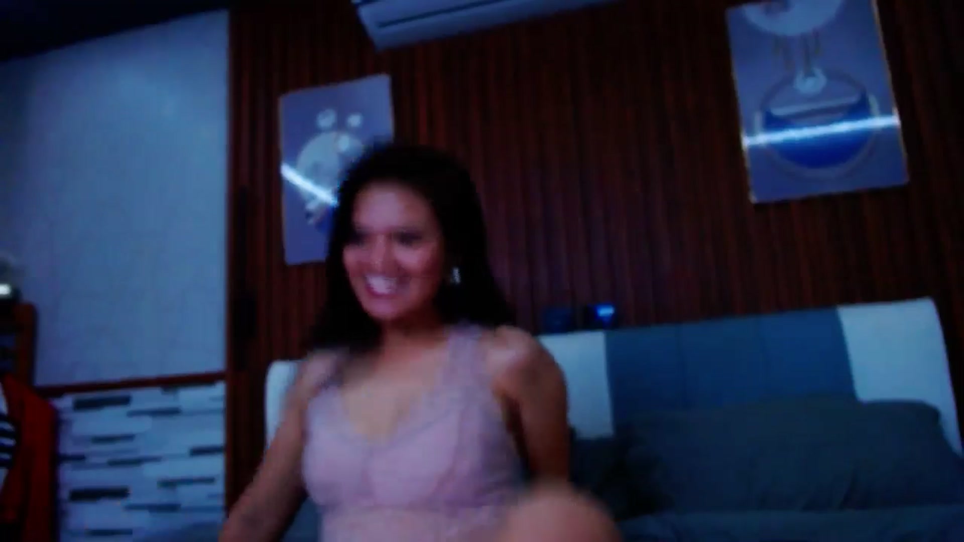Gallery image thumbnail from SweetOne_4u's myfreecams stream on, 08/26/2024, 23:11 image 17 of 20