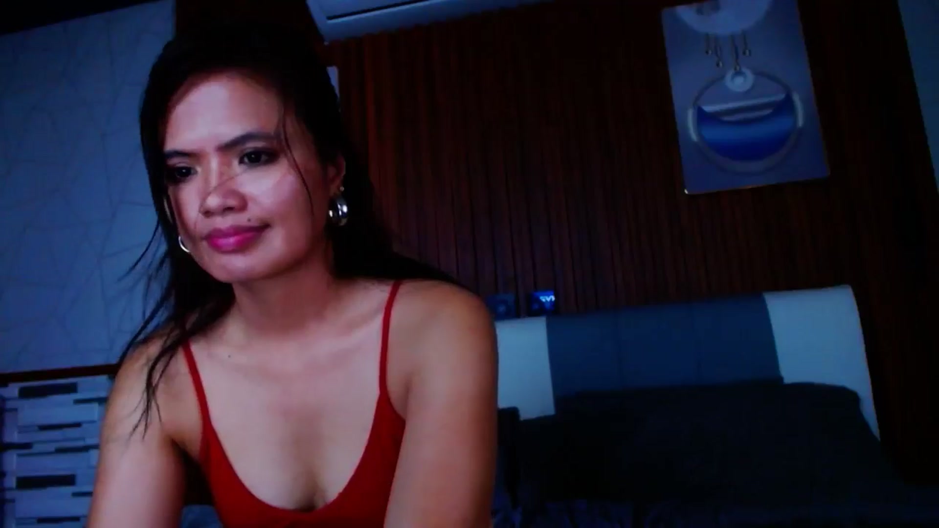 Gallery image thumbnail from SweetOne_4u's myfreecams stream on, 08/27/2024, 02:15 image 5 of 20
