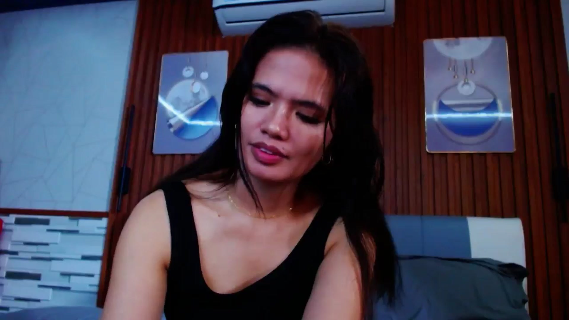 Gallery image thumbnail from SweetOne_4u's myfreecams stream on, 08/30/2024, 24:00 image 5 of 20