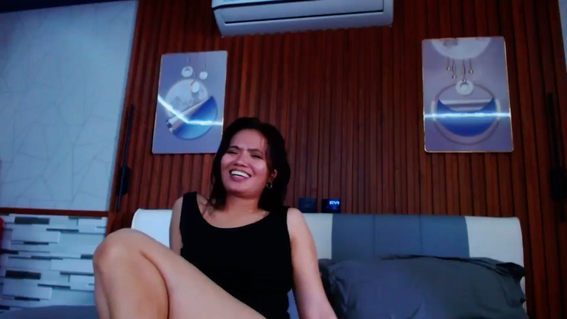 Gallery image thumbnail from SweetOne_4u's myfreecams stream on, 08/30/2024, 24:00 image 8 of 20