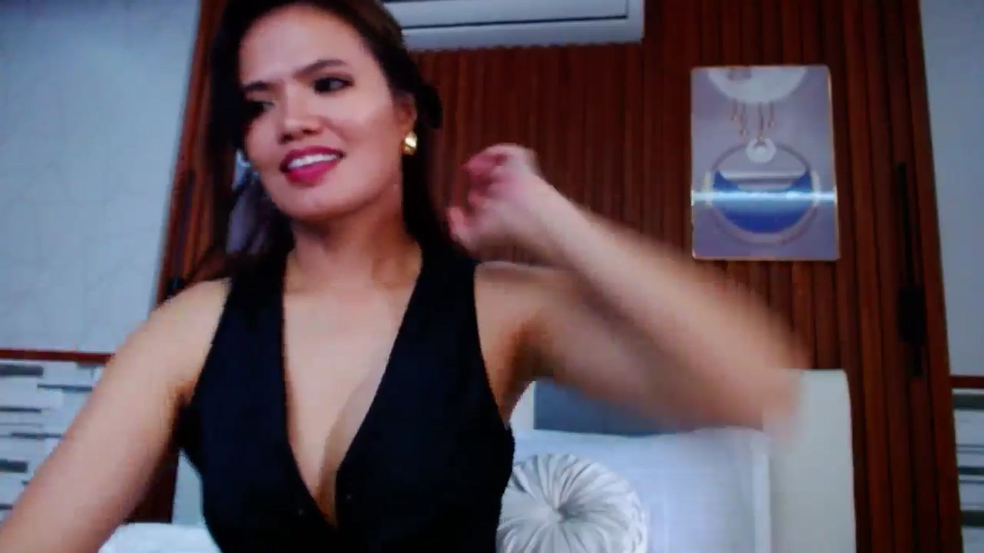Gallery image thumbnail from SweetOne_4u's myfreecams stream on, 09/02/2024, 23:47 image 19 of 20