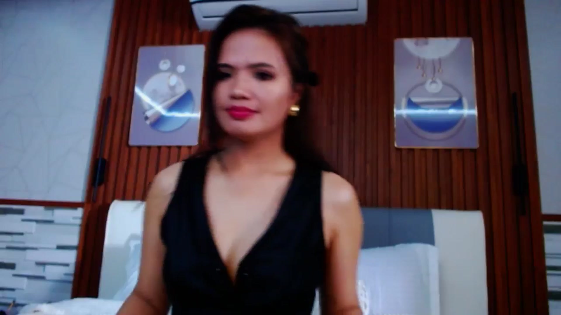 Gallery image thumbnail from SweetOne_4u's myfreecams stream on, 09/02/2024, 23:47 image 16 of 20