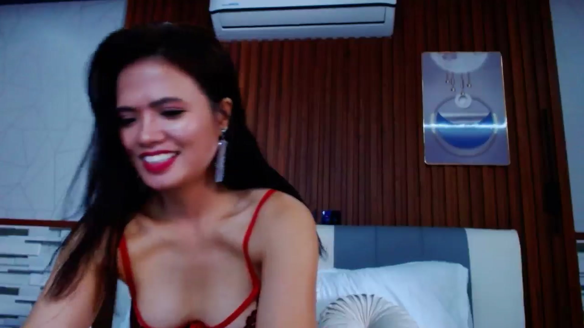 Gallery image thumbnail from SweetOne_4u's myfreecams stream on, 09/04/2024, 23:49 image 14 of 20