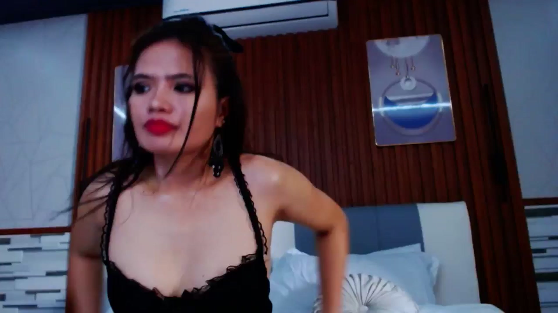 Gallery image thumbnail from SweetOne_4u's myfreecams stream on, 09/06/2024, 22:29 image 20 of 20