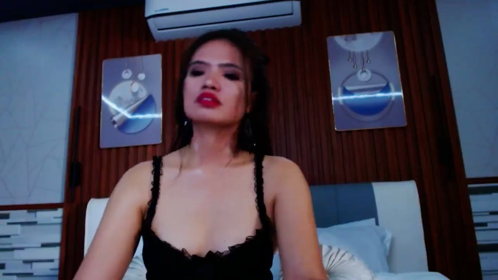Gallery image thumbnail from SweetOne_4u's myfreecams stream on, 09/06/2024, 22:29 image 12 of 20