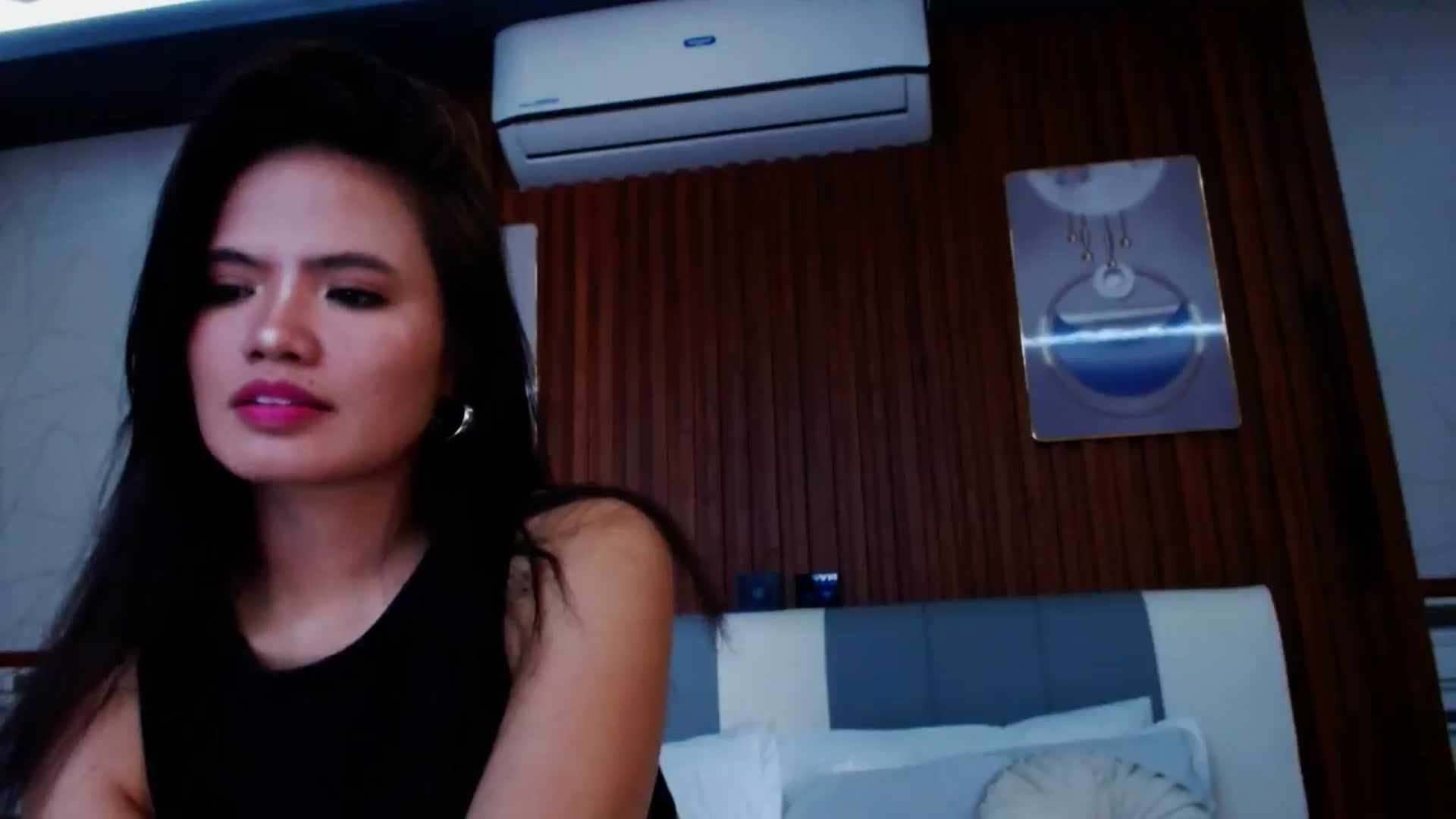 Gallery image thumbnail from SweetOne_4u's myfreecams stream on, 09/09/2024, 23:02 image 4 of 20
