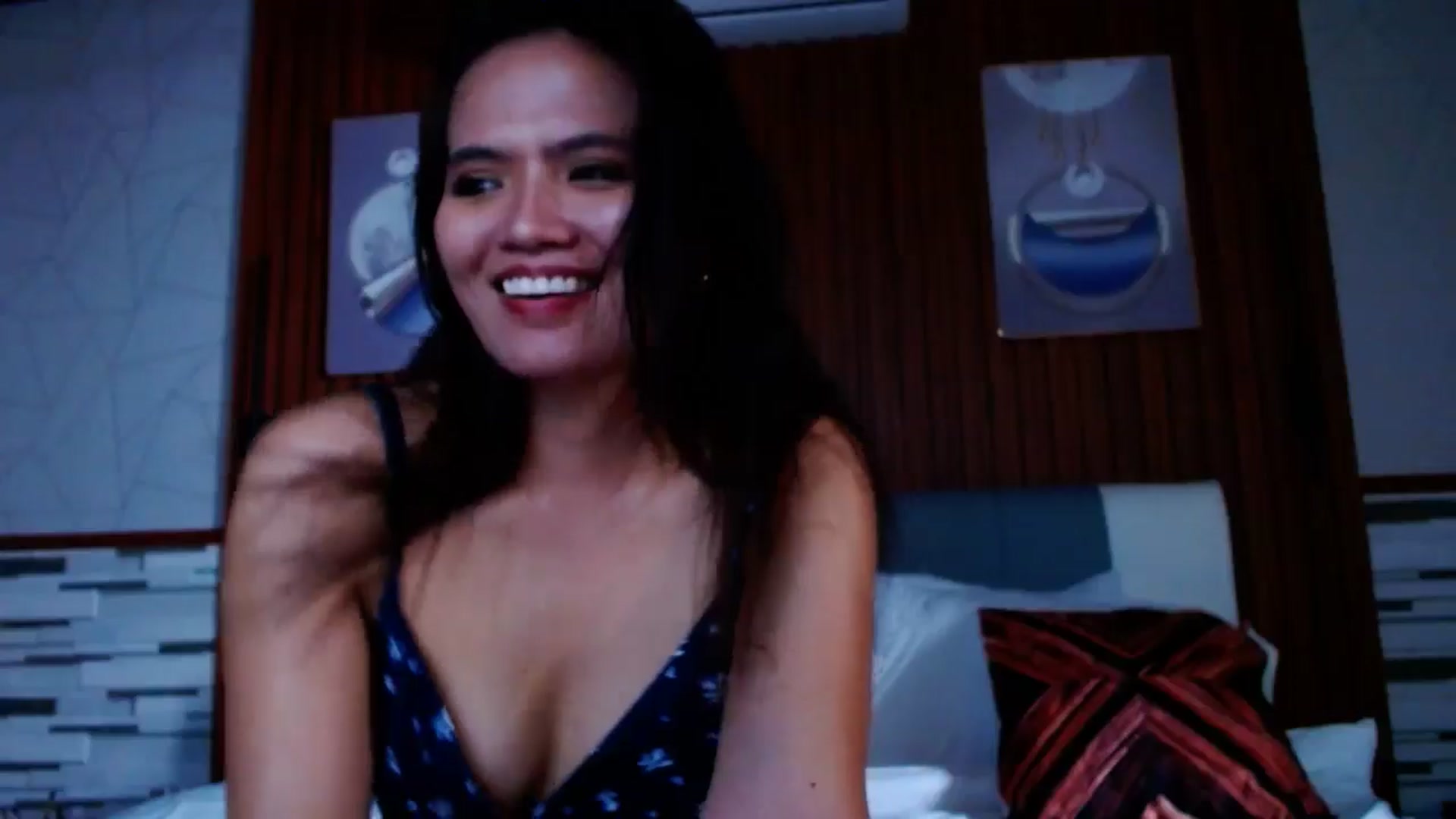 Gallery image thumbnail from SweetOne_4u's myfreecams stream on, 09/14/2024, 24:39 image 15 of 20