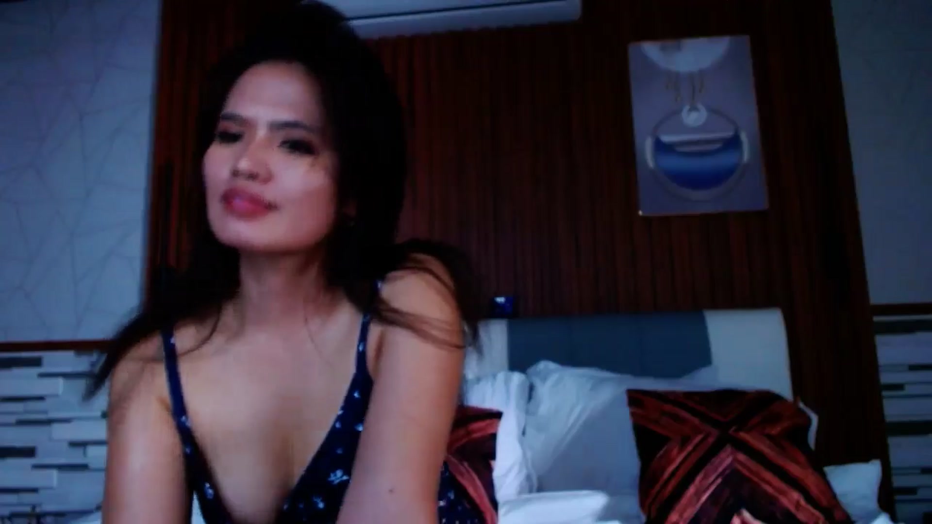 Gallery image thumbnail from SweetOne_4u's myfreecams stream on, 09/14/2024, 24:39 image 19 of 20