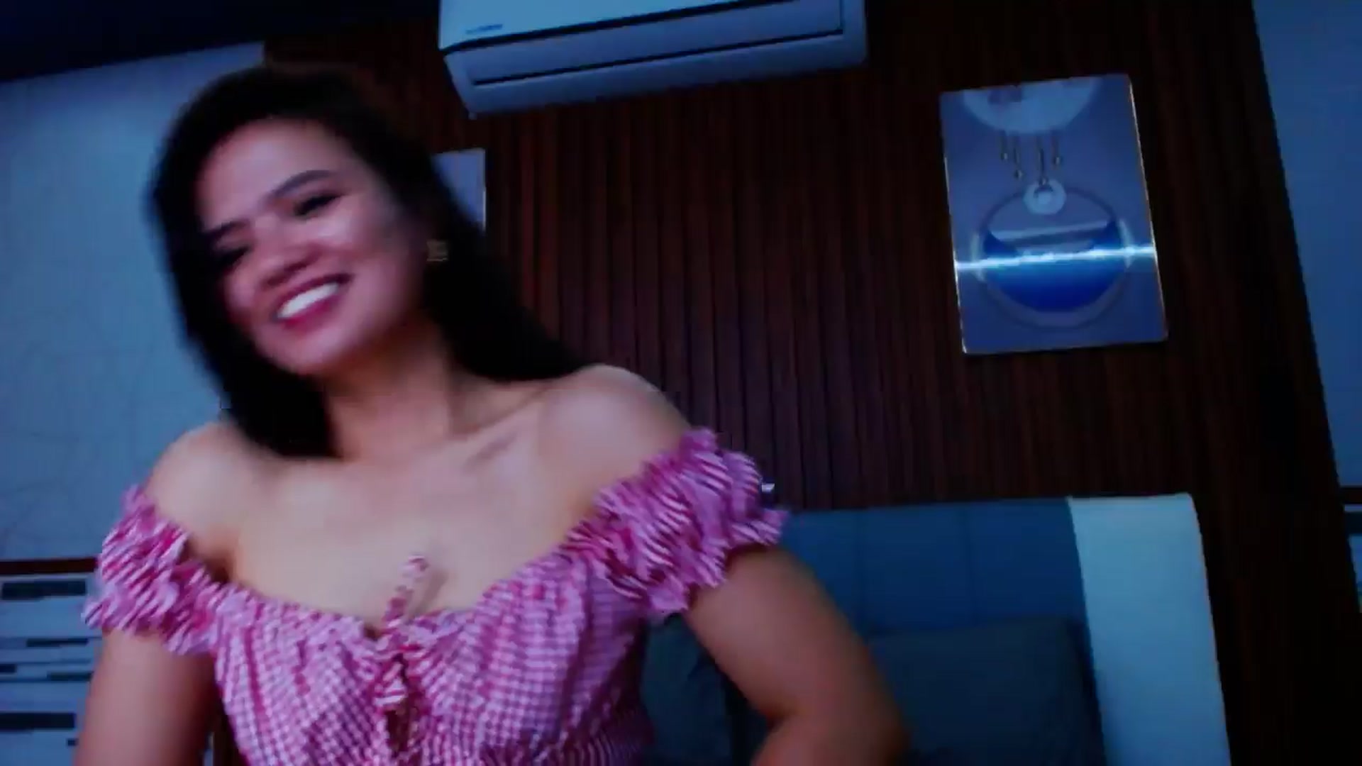 Gallery image thumbnail from SweetOne_4u's myfreecams stream on, 09/19/2024, 23:14 image 13 of 20
