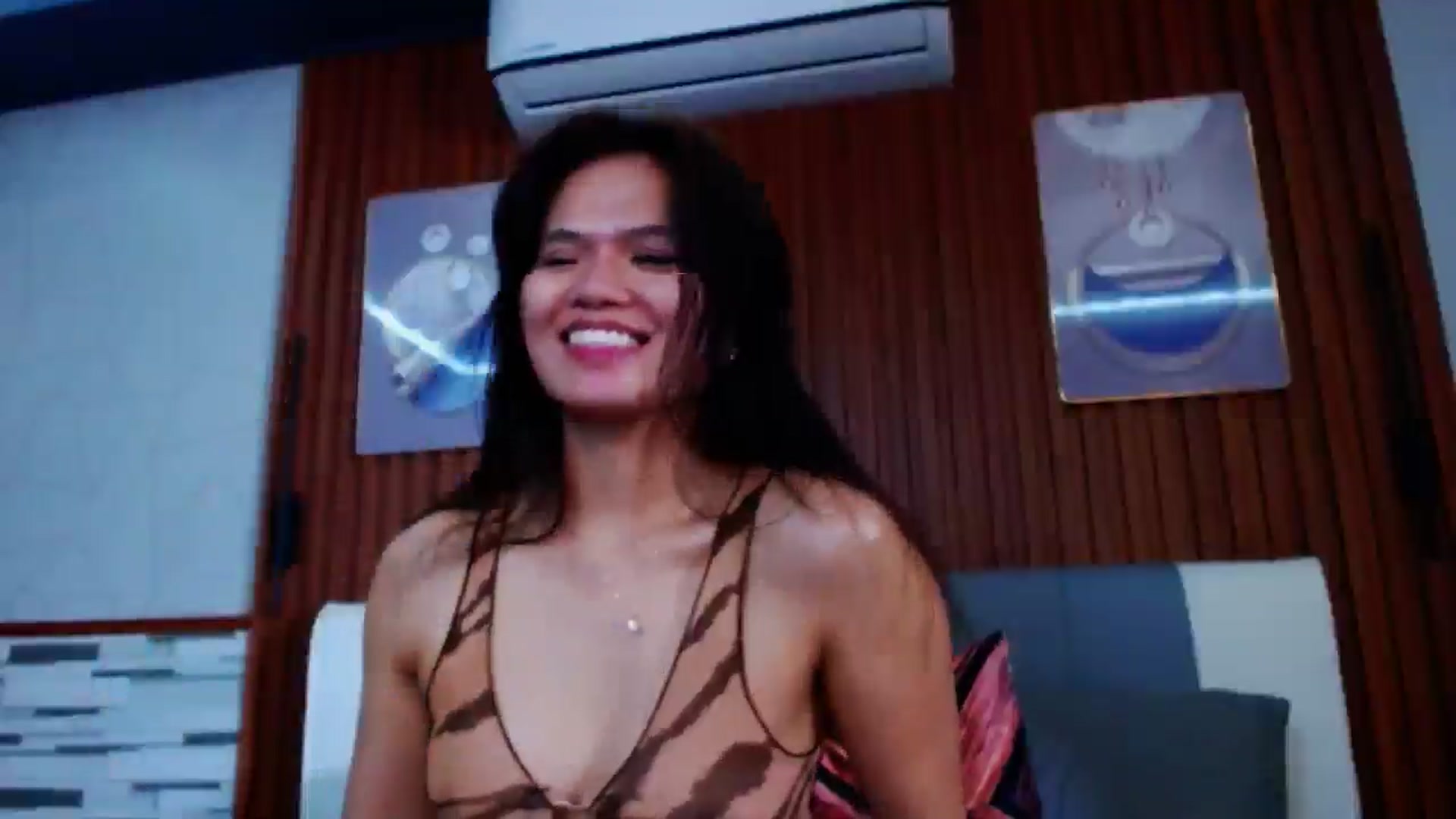 Gallery image thumbnail from SweetOne_4u's myfreecams stream on, 09/25/2024, 24:04 image 3 of 20