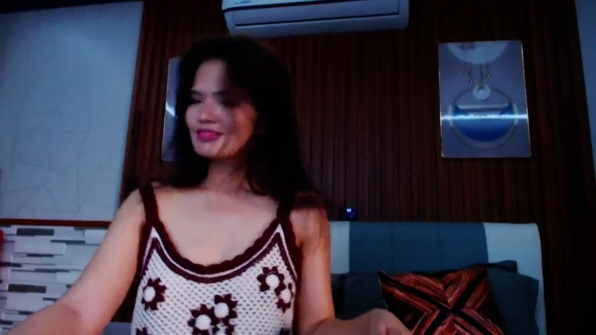 Gallery image thumbnail from SweetOne_4u's myfreecams stream on, 10/07/2024, 22:24 image 6 of 20