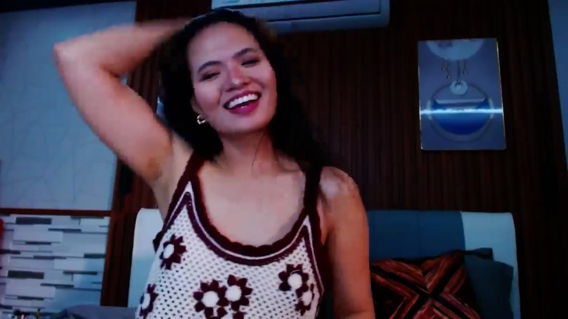 Gallery image thumbnail from SweetOne_4u's myfreecams stream on, 10/07/2024, 22:24 image 4 of 20