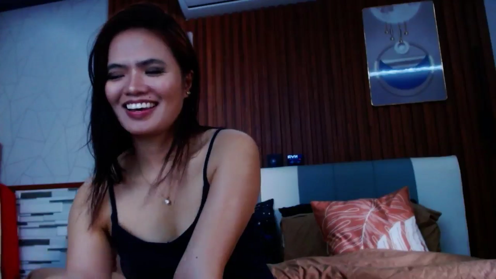 Gallery image thumbnail from SweetOne_4u's myfreecams stream on, 10/23/2024, 23:09 image 16 of 20