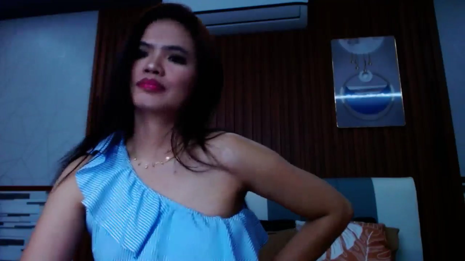 Gallery image thumbnail from SweetOne_4u's myfreecams stream on, 10/27/2024, 22:34 image 14 of 20