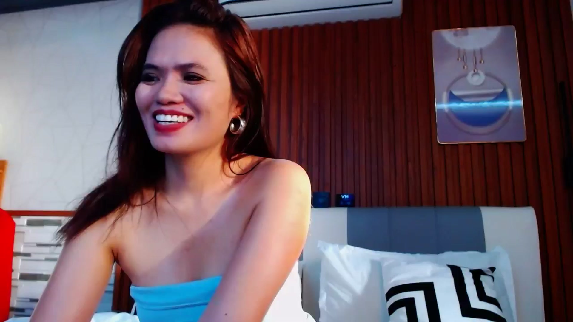 Gallery image thumbnail from SweetOne_4u's myfreecams stream on, 11/04/2024, 22:07 image 12 of 20