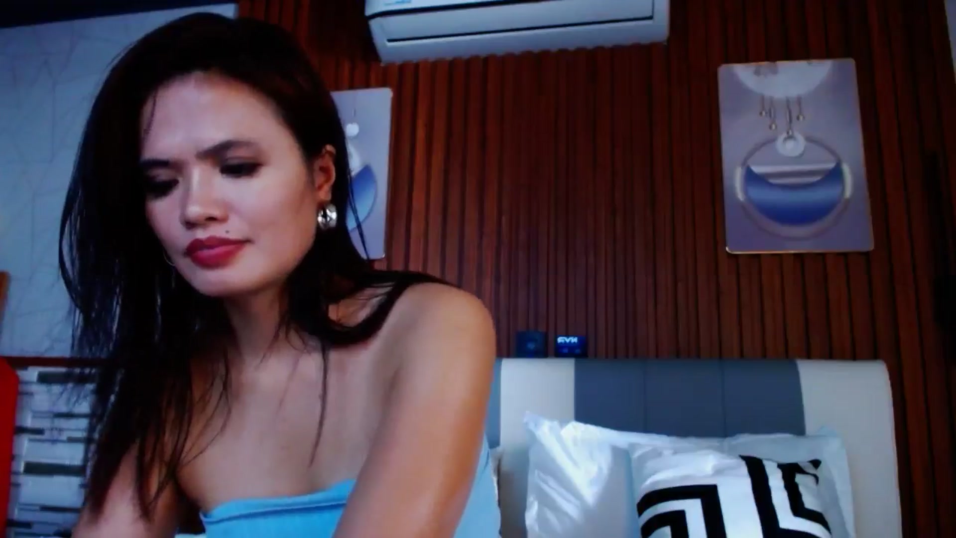 Gallery image thumbnail from SweetOne_4u's myfreecams stream on, 11/04/2024, 23:39 image 16 of 20