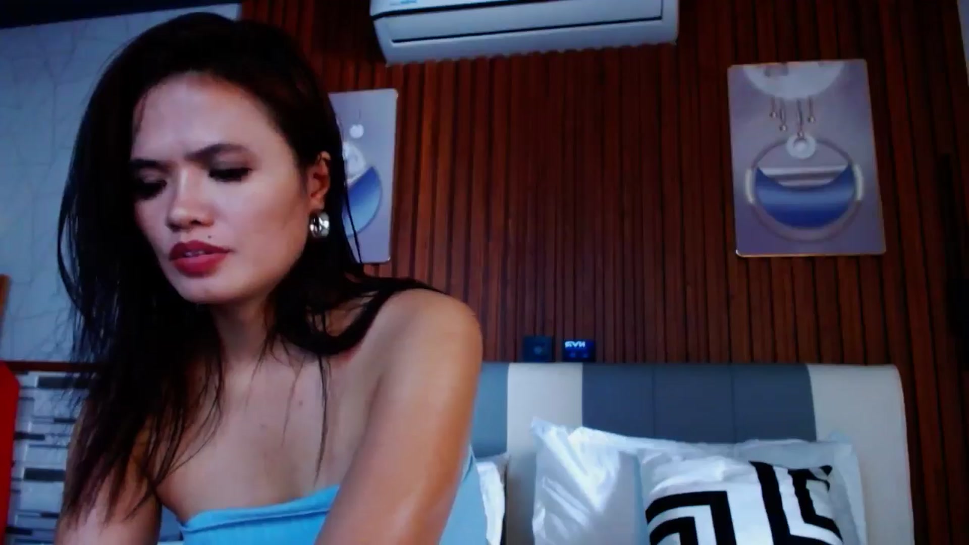 Gallery image thumbnail from SweetOne_4u's myfreecams stream on, 11/04/2024, 23:39 image 19 of 20