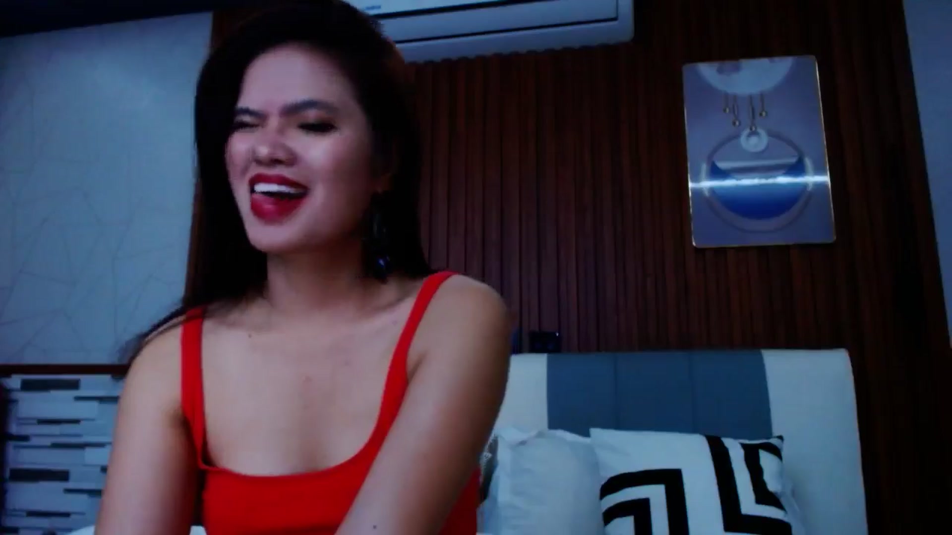 Gallery image thumbnail from SweetOne_4u's myfreecams stream on, 11/06/2024, 22:25 image 13 of 20