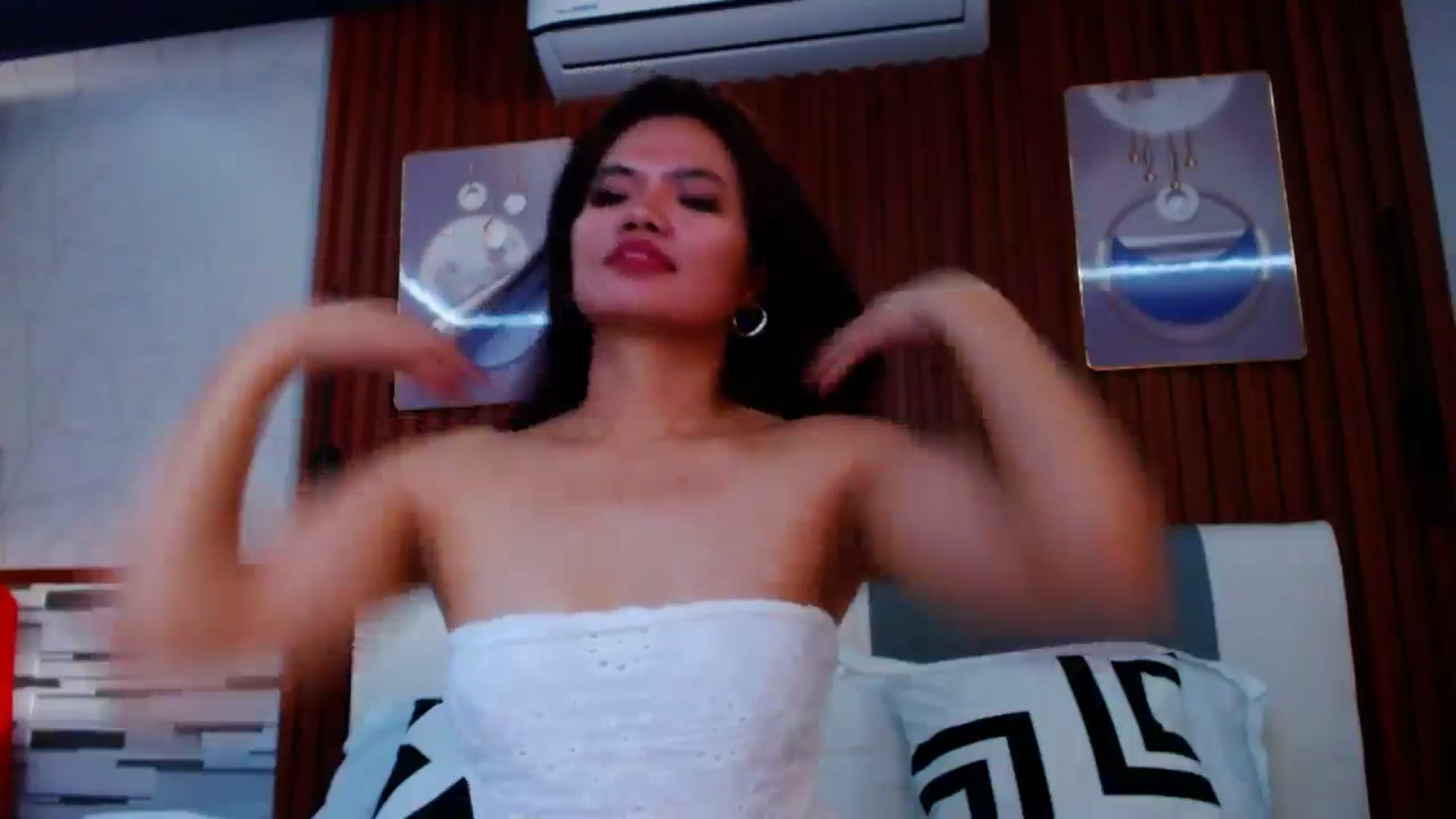Gallery image thumbnail from SweetOne_4u's myfreecams stream on, 11/08/2024, 22:28 image 20 of 20