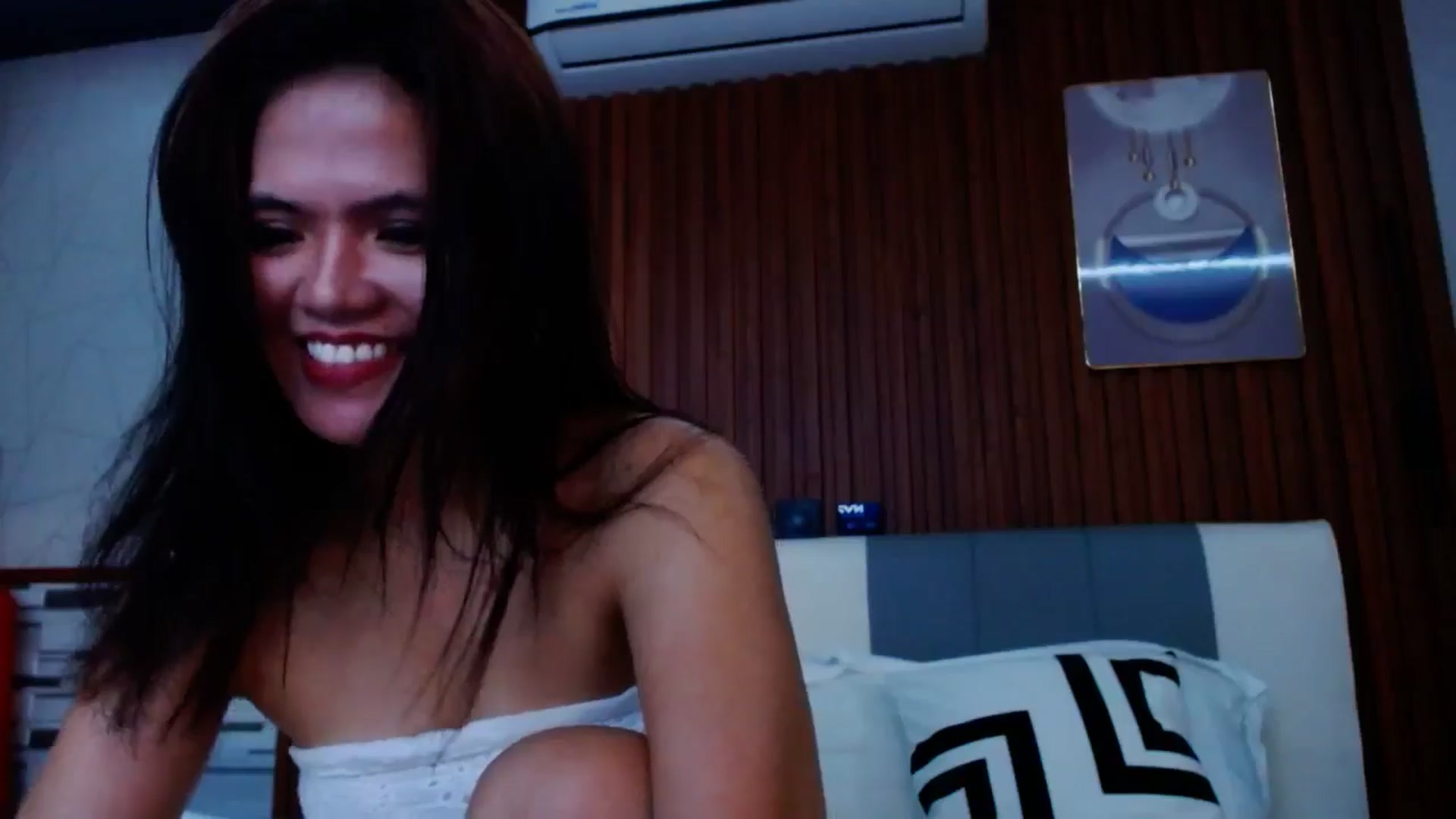 Gallery image thumbnail from SweetOne_4u's myfreecams stream on, 11/08/2024, 22:28 image 9 of 20