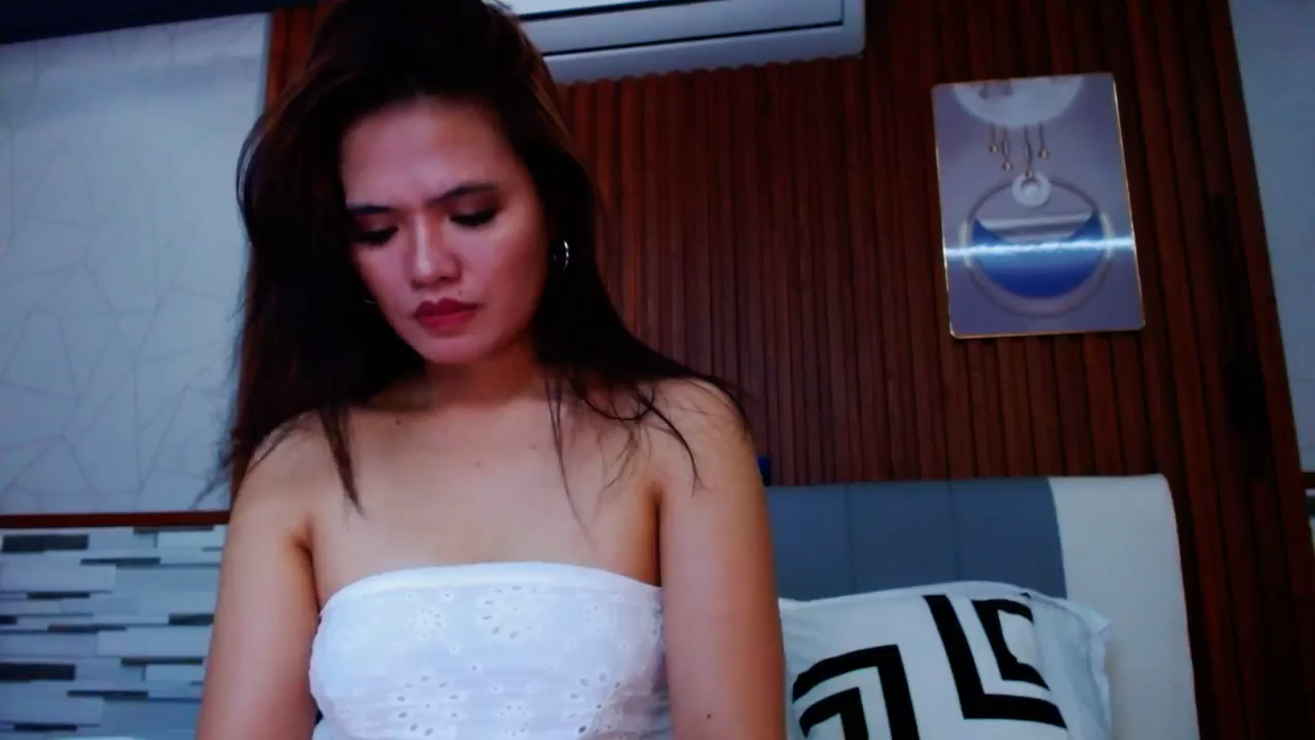 Gallery image thumbnail from SweetOne_4u's myfreecams stream on, 11/08/2024, 23:13 image 10 of 20