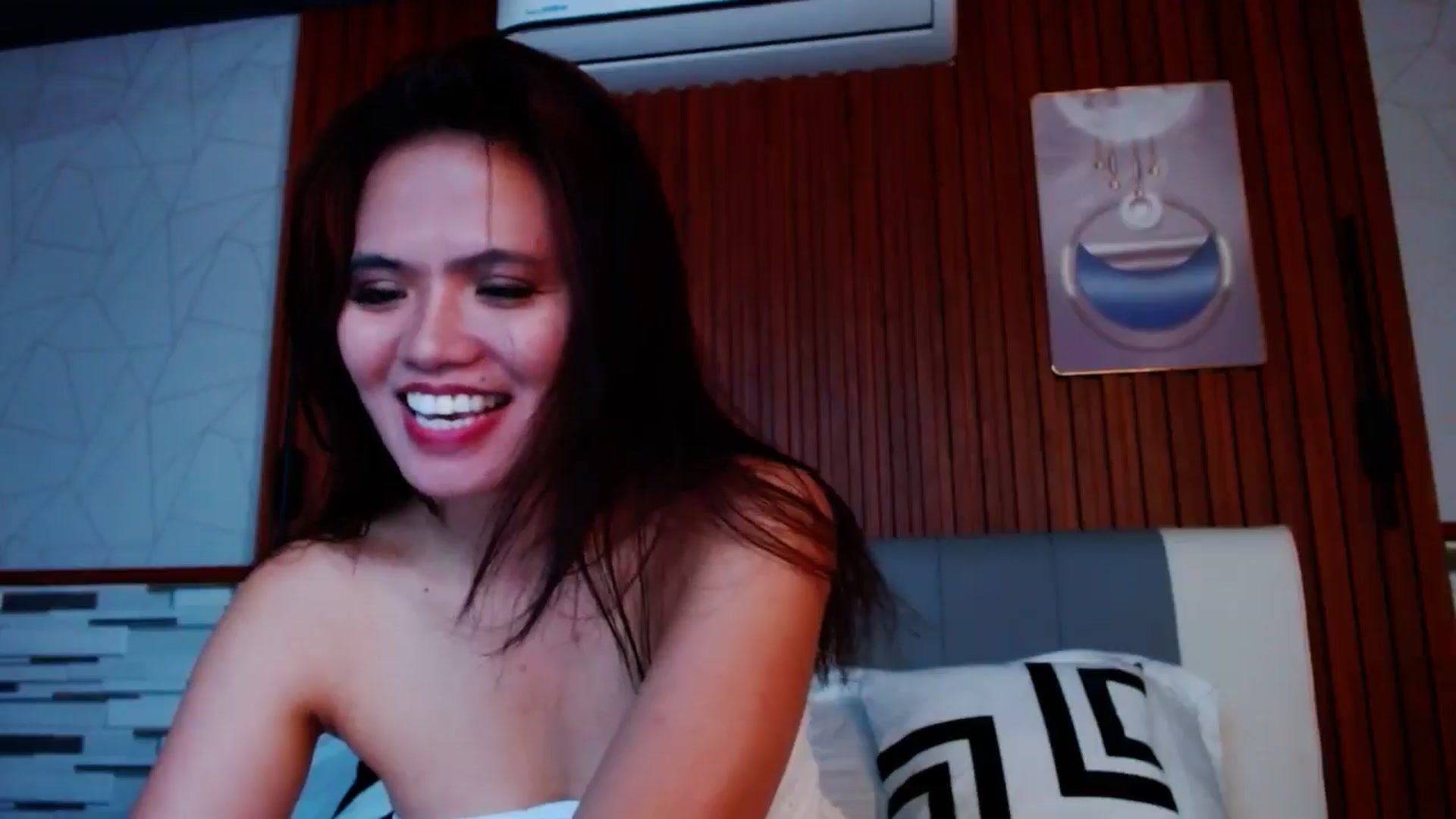 Gallery image thumbnail from SweetOne_4u's myfreecams stream on, 11/09/2024, 24:08 image 9 of 20