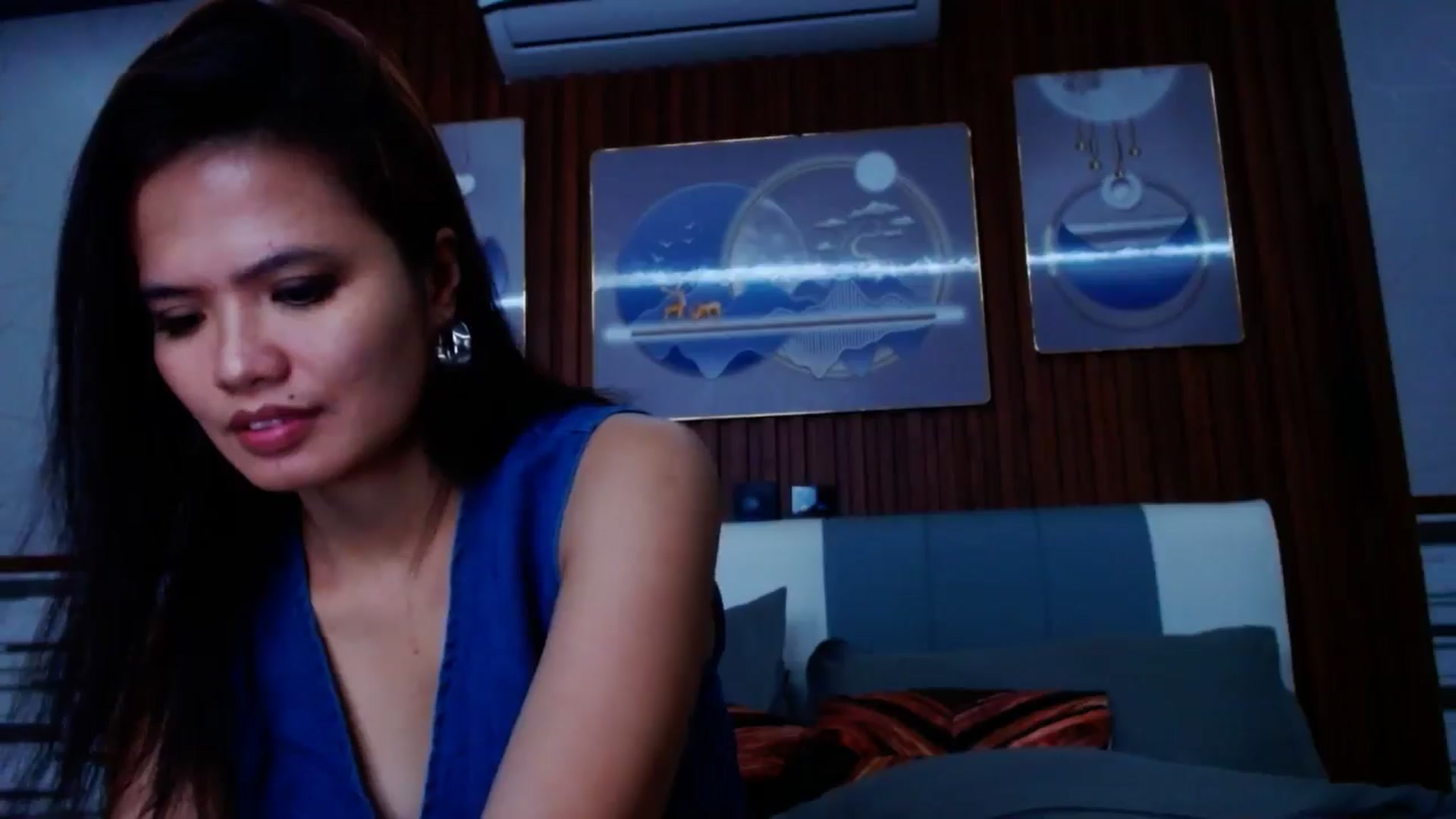 Gallery image thumbnail from SweetOne_4u's myfreecams stream on, 11/22/2024, 24:37 image 12 of 20