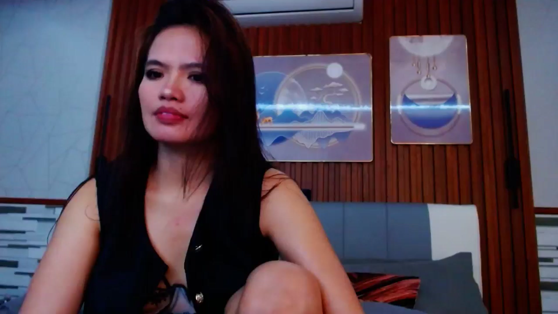 Gallery image thumbnail from SweetOne_4u's myfreecams stream on, 11/23/2024, 24:00 image 14 of 20
